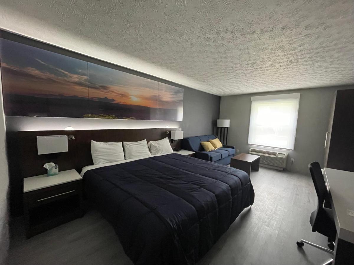 Luxor Inn & Suites, A Travelodge By Wyndham Elkins Exterior photo