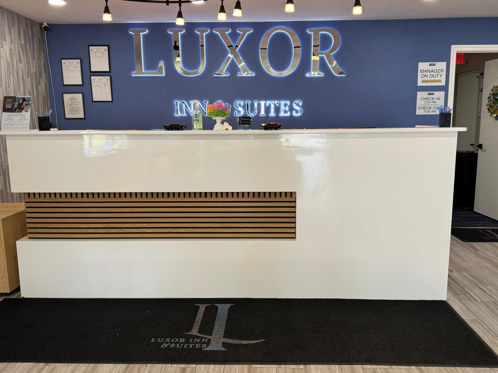 Luxor Inn & Suites, A Travelodge By Wyndham Elkins Exterior photo