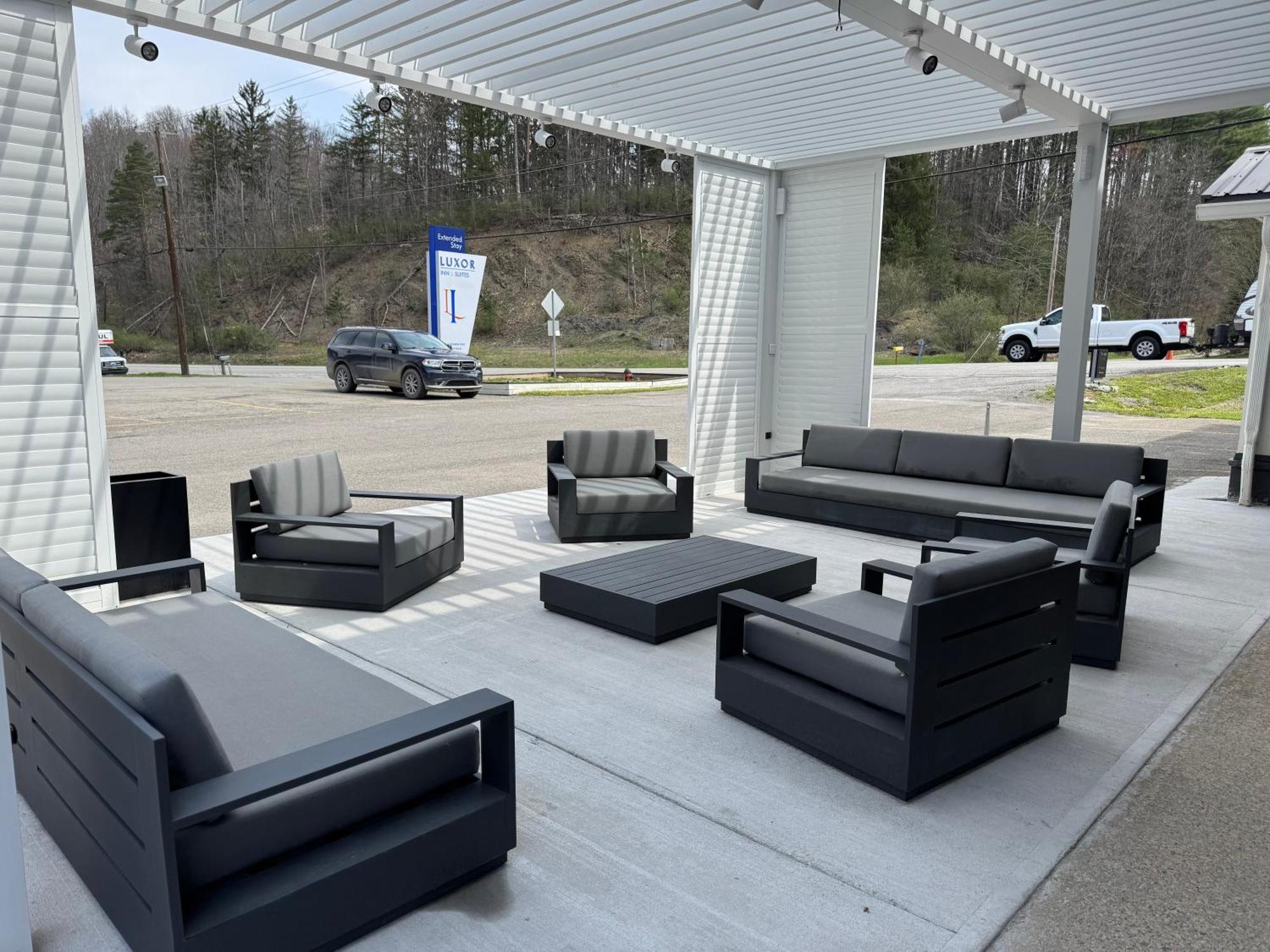 Luxor Inn & Suites, A Travelodge By Wyndham Elkins Exterior photo